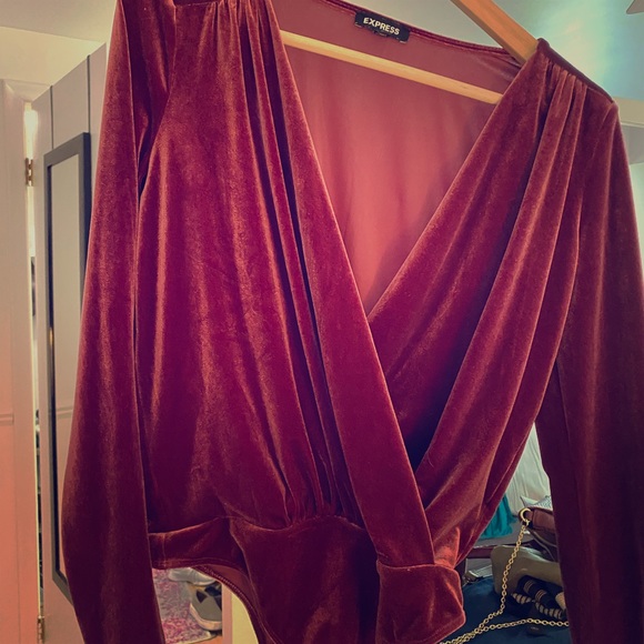 Holiday attire! - Picture 1 of 2